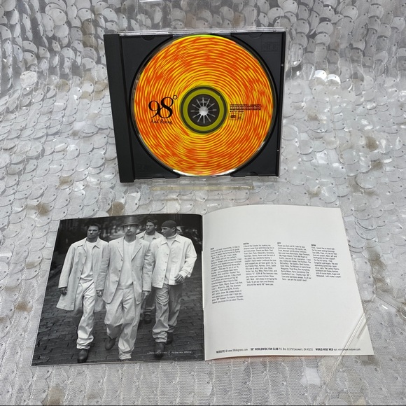 98 Degrees And Rising - Picture 8 of 11